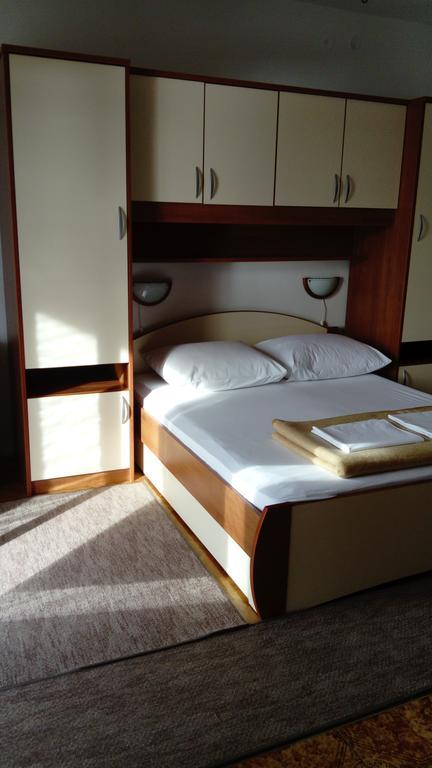 Apartments Branko نين الغرفة الصورة