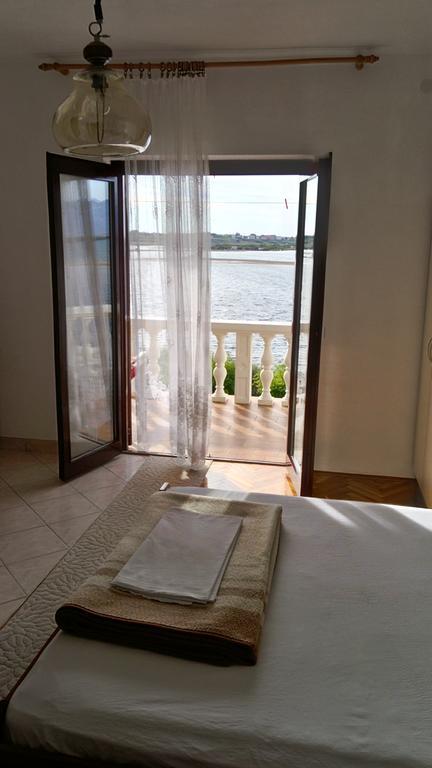Apartments Branko نين الغرفة الصورة